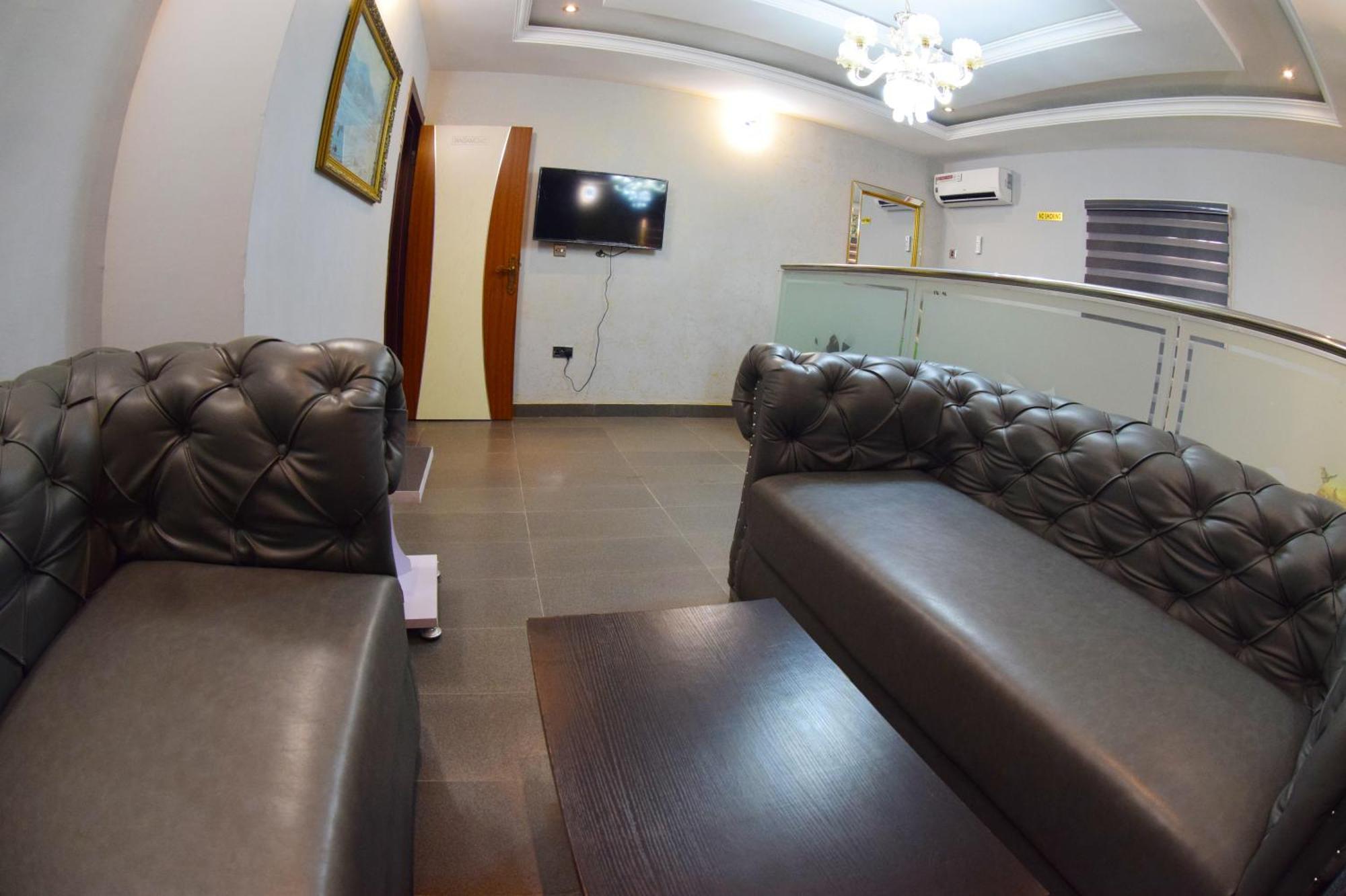 Remzy Hotel & Suites, Olomore Abeokuta Eksteriør bilde